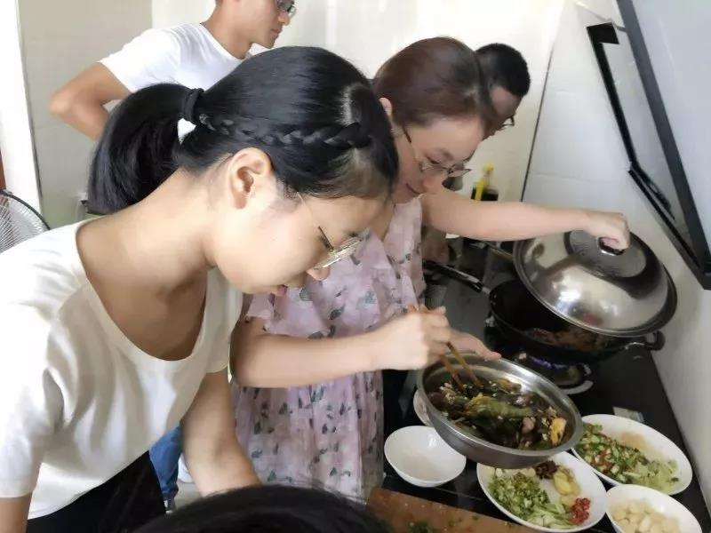 【贤和动态】上得了“庭”堂 下得了厨房的厨神律师2.jpg